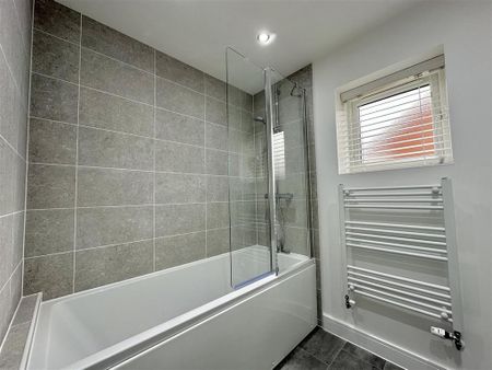 2 bedroom semi-detached house to rent - Photo 4