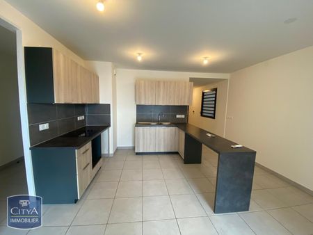 Location Appartement 4 pièces 88m² ST DENIS 97400 - Photo 3
