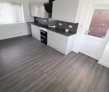 3 bedroom semi-detached house to rent - Photo 3