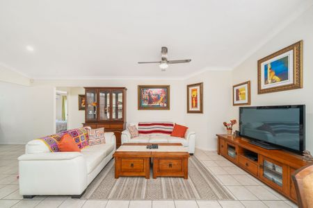 Low-Set Elegance in Murrumba Downs - Photo 5