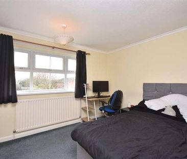 Edward Walk, Aylesbury, HP21 - Photo 6