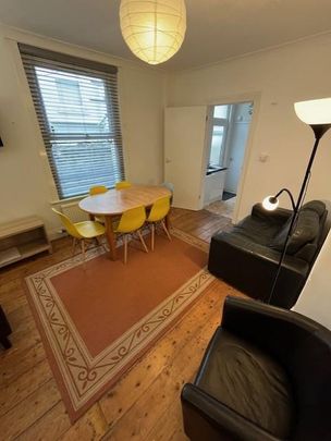 6 bedroom house to rent - Photo 1