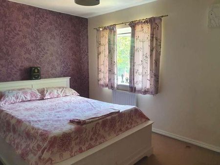 The Weavers, East Hunsbury, Northampton, NN4 - Photo 2