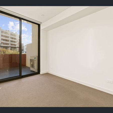 Spacious 1-Bedroom + Study Unit - Photo 3