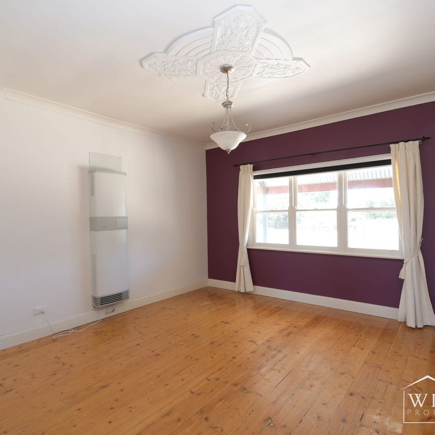 Perfect Location! - Photo 1