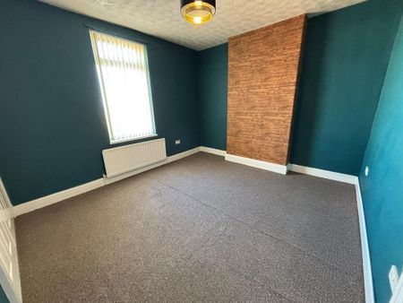 2 bedroom terraced house to rent - Photo 2