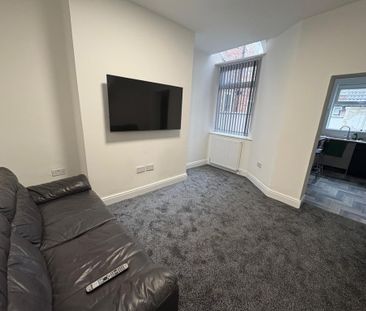 5 bedroom terraced house to rent - Photo 5