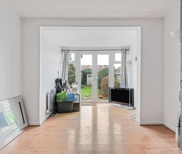 3 bedroom end of terrace house to rent - Photo 6