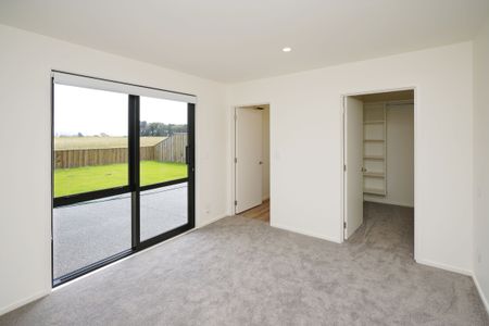 Brand New Home in Ravenswood, Waimakariri - Rural Outlook! - Photo 2