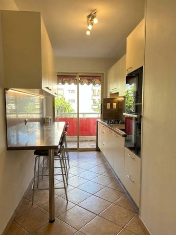 Location Appartement 3 pièces 84m² LE CANNET 06110 - Photo 5