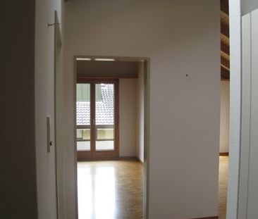 Charmante 2.5 Zimmerwohnung im Dachgeschoss! - Foto 2