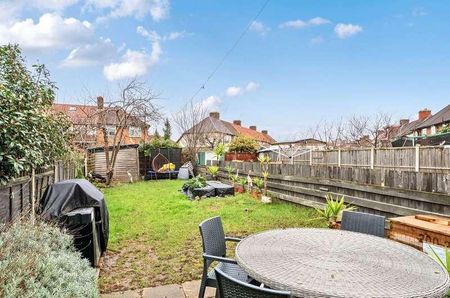 Valence Wood Road, Dagenham, RM8 - Photo 4