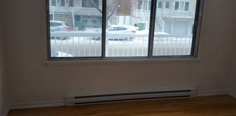 LaSalle: Large Renovated 4 1/2 on 1st Floor Feb or later $1650 - Photo 2