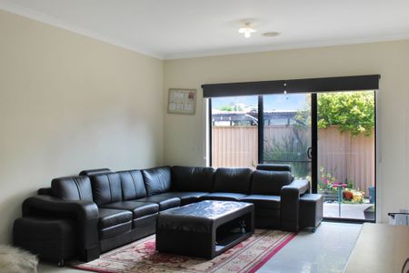 SPACIOUS UNIT CLOSE TO TRAIN STATION - Photo 2