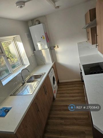 1 bedroom flat to rent - Photo 5
