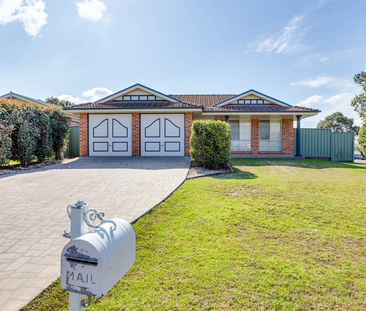 SPACIOUS WELL-MAINTAINED HOME IN GREAT LOCATION - Photo 3