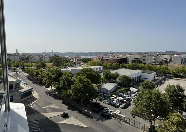 4 Bedroom Apartment with a view, Restelo, Lisboa