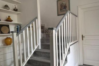 Villa-Parioli: Beautiful independent house with large private garden and terraces. Spacious living, formal dining, study-music room, sun room, 5 bedrooms, 4 bathrooms, parking. rif 163