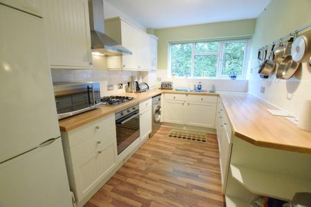 2 bedroom apartment to rent - Photo 3