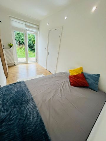 Room in a Shared House, Amazing Double Room With Private Gar, SW16 - Photo 3