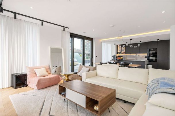 An exceptional penthouse apartment within 250 City Road benefiting from over 1,600 sq ft of terrace space. - Photo 1