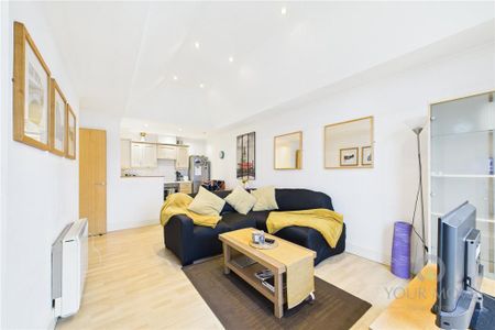 2 bedroom penthouse to rent - Photo 2