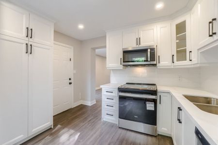 For Lease - 133 Lottridge Street, Hamilton, Ontario - Photo 4