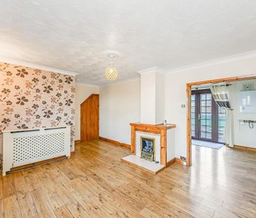 3 bedroom semi-detached house to rent - Photo 4