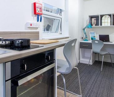 1 bedroom in a flat share to rent - Photo 5