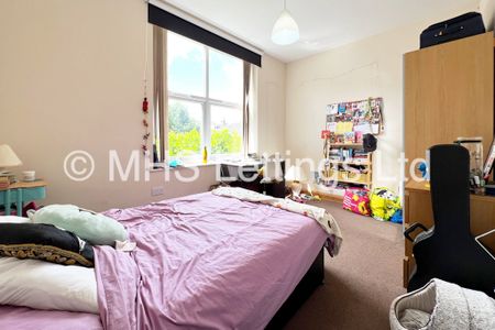 3 Bedroom Flat for rent in Woodsley Road - Photo 5