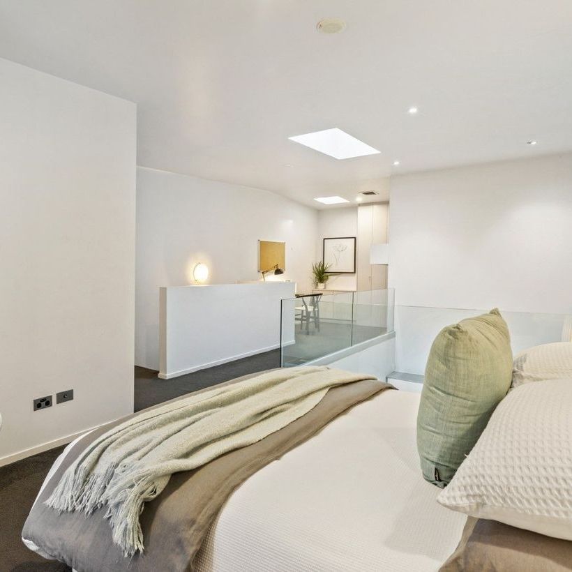Furnished Funky 1+1 Apartment with car park - Photo 1