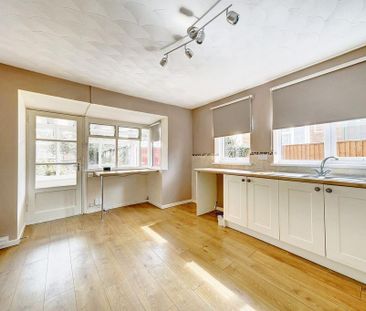 3 bedroom semi-detached bungalow to rent - Photo 1