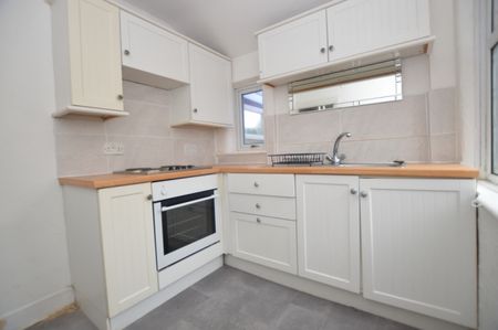 2 Bedroom Terraced House - Photo 3