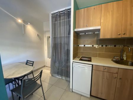 Location Appartement 1 pièce 28m² LA CIOTAT 13600 - Photo 3