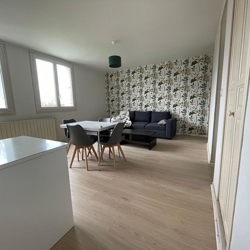 Location Appartement 4 pièces 63m² LA ROCHELLE 17000 - Photo 1