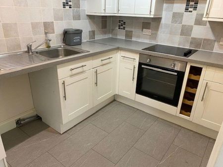 Justcroft House, Staplehurst, Kent - £950pcm - Photo 3