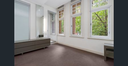 Entire first floor of ''The Cashmore'' on Collins - Photo 4