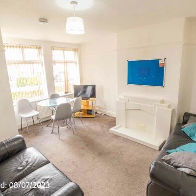 32 Temple Avenue - Photo 1