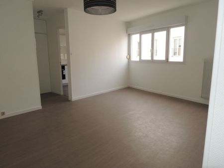Appartement à louer - REIMS- COURLANCY - Photo 2