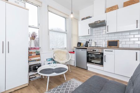 Warwick Road, Earls Court, London, SW5 - Photo 3