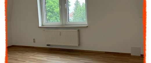2-Zimmer-Dachwohnung mit Dusche +++ Einzug sofort möglich +++ preiswert zu vermieten! - Foto 1