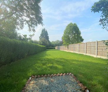 2 bedroom semi-detached house to rent - Photo 4