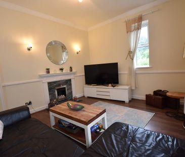 2 bedroom end of terrace house to rent - Photo 1