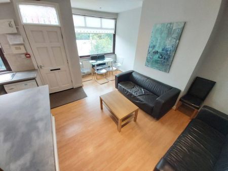 3 bedroom terraced house to rent - Photo 2