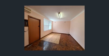 Full Brick 3 Bedroom House – Very Close to Hurstville Train Station - Photo 5