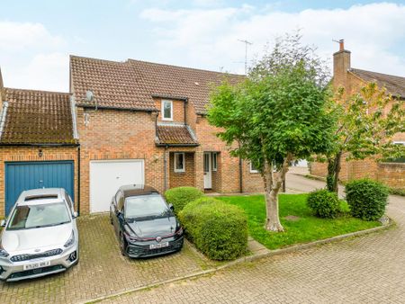 4 bedroom link detached house to rent - Photo 4