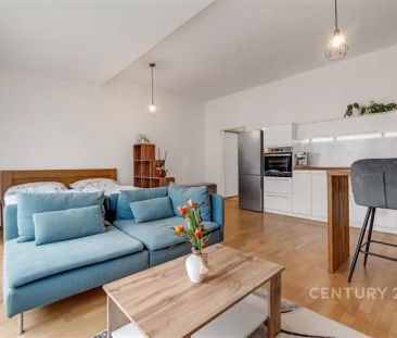 Extra velké 1+kk na pronájem s balkonem, parkováním a sklepem. Prah... - Photo 3