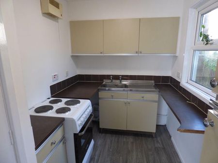 Studio to rent - Photo 3