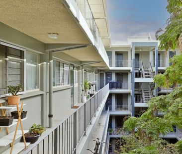 Stylish, Sunny, and Superbly Located Studio - Photo 3
