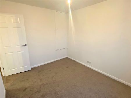 Drake Close, Taunton - Photo 4